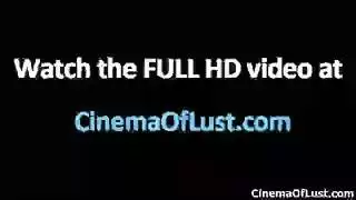 ثلاثي صريح: سيدتان مثارتان تشاركان رجلاً محظوظاً