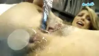 يطلع زبه في المواصلات مصري