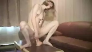 اختي تذهب الى المدرسى