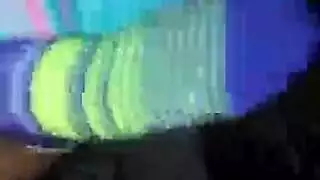 عاهرة تبتلع القضيب حتى النهاية