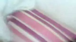 فتاة ثنائية اللغة تأخذ القضيب بكل لغة