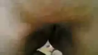 ضرب قاسٍ لجسم الشقراء المثالي وأثدائها