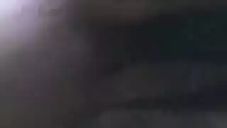 الجمال العراقي يأخذ قضيبًا كبيرًا في مشهد صريح