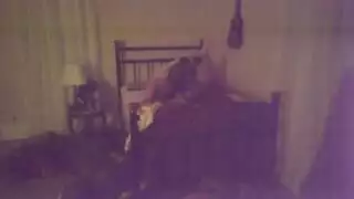 زوجتي الجميلة الممتلئة تداعب بظرها وتهمس باسمي