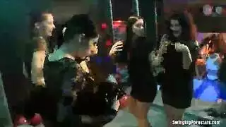 حفلة أكل مهبل: علاقة مثلية عاهرة