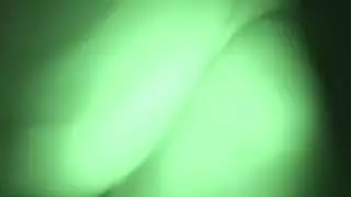 عروسان مراهقان آسيويان في مشهد إباحي شغوف