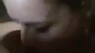 فتاة آسيوية تختنق بقضيب صلب قبل اختراق شرجي