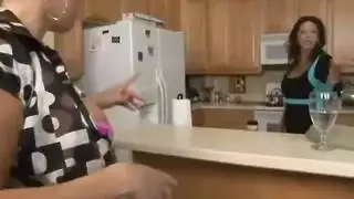 مص كس تحت التربيزه