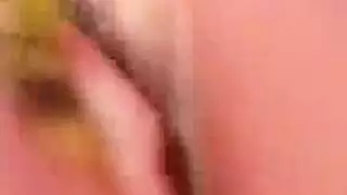 خيال كل رجل: فتاة آسيوية تحب القضيب النابض الصلب