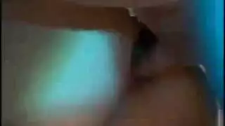 فتاة شقراء تركع لقضيب أسود سميك