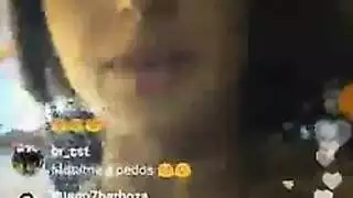 أبيلا دينجر تأخذ قضيبًا في جلستها العارية على السرير