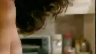 انك مرته في المطبخ