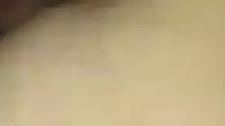 فتاه بيضاء تريد واحد يلعب كسهه