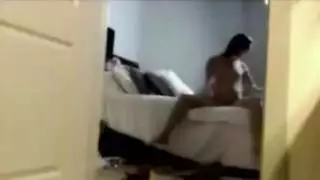 ترانز في بيكيني: عادة سرية وجنس كلبي خام