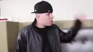 كس الأم المنتوف يطلب جنس فموي خشن ونارى شديد