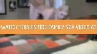 الاخت المثيرة تنتاك من زب زنجي