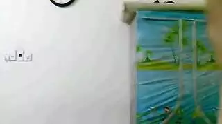 شاهد نوسا لانج تتعرض لضرب فتحتها الضيقة حتى تصرخ