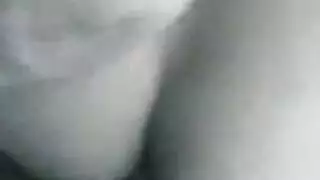 عاهرة ليبية ساخنة تخلع ملابسها لجلسة إباحية مع حبيبها