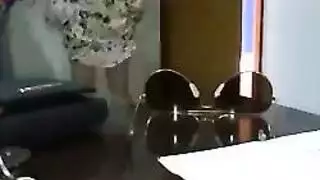 سكرتيرة عراقية تمص لمديرها بقوة وتمارس معه جنس عنيف في المكتب