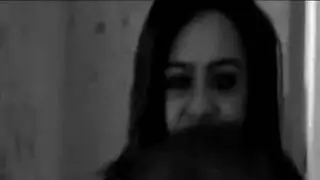 الشاب الوسيم يملأ كسها بالسائل المنوي