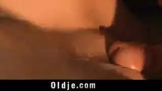 بابا نويل ينيك ابنة الديوث أمامه ثم يدخلها شرجياً مزدوجاً