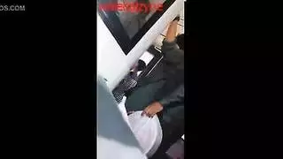 إباحية المواصلات: تحرش خفي بفتاة محجبة