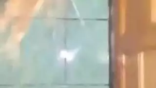 أرابي رقصة صديق ب دمية حمراء