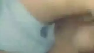 الفتيات يمارسن الجنس أمام الكاميرا ويئن بينما يشعرن بالرضا
