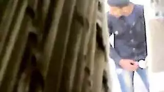 الواد الهيجان يركب زبره في طيز صاحبته المحجبة في مبنى الجامعة
