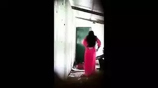 مدرس عراقي ينيك زميلته بعنف في الفصل