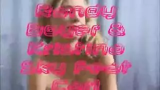 لينا ميا هي صناعة الفيديو الإباحية، لإظهار مهاراتها أثناء الغش على صديقها