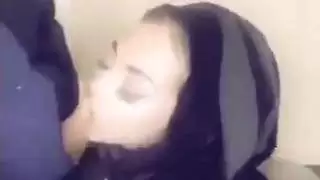 الفتيات المسلمات تربط على صورة شخصية
