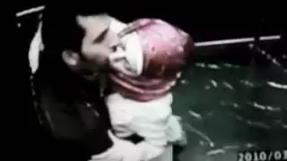 بوس حار في الاسانسير