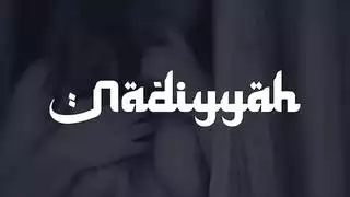 زوجة عربية الحامل قرنية تظهر لها الثدي الكبيرة وجمل مشعر على الكاميرا
