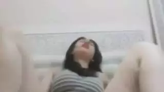 الجمال العربي يظهر ثقوبها على الكاميرا