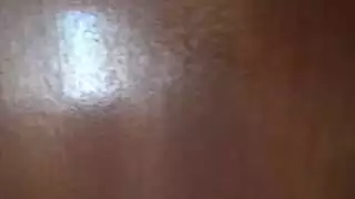 إن صبي فرنسي منزعج عندما يرى زوجة الأب المسلم يستمني