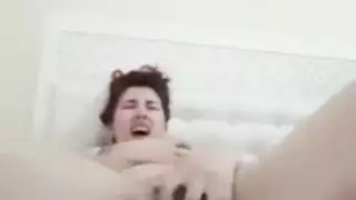 فتاة مغربية تستمني على الكاميرا