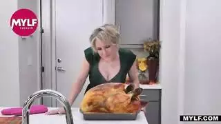 الساخنة الساخنة عيد الشكر اللعنة