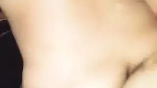 جوزى بيصورنى جايب صاحبه ينكنى دخل عليا المطبخ و زنق زبه من ورا سيحنى قلعنى الكلوت و دخل زبه فى كسى و جابهم لبنك سخن اوى