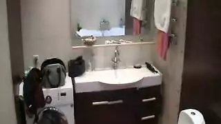 ريبيكا والكاميرا الخفيه في الحمام