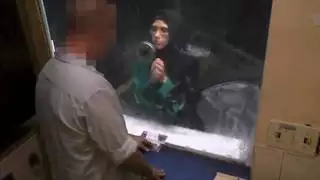العرب المكشوفون يحتاج اللاجئ المسلمين الجميل إلى يد المساعدة ، وحصلوا على الديك بدلاً من ذلك
