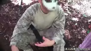 ديك أبيض مسلم ومراهق عربي مارس الجنس بجد لأول مرة في المنزل بعيدا عن