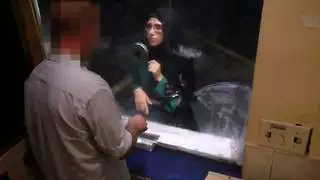 العرب المكشوفون امرأة عربية يائسة الملاعين مقابل المال في شادي موتيل