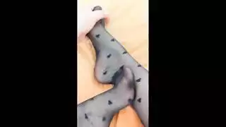 تدليك القدم في لباس ضيق