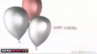 سكس مترجم تفقد عذريتها في عيد ميلادها