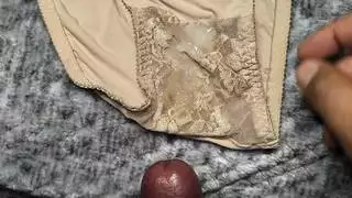 شاعر المليون على سراويل أفضل صديق: صنم محظور
